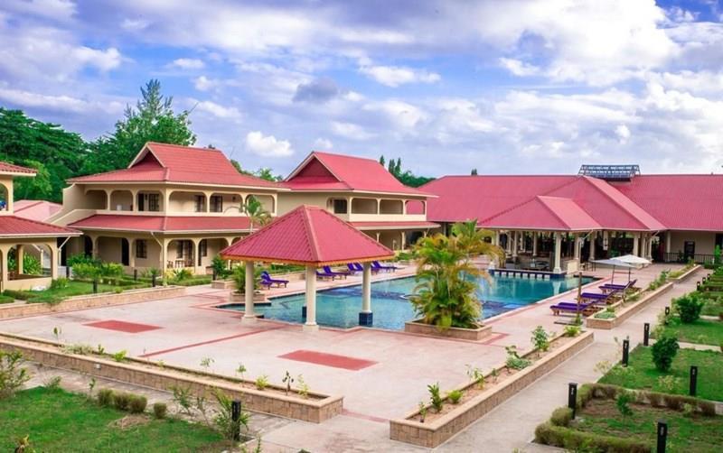 Картинка The Oasis Hotel, Restaurant & Spa 3*