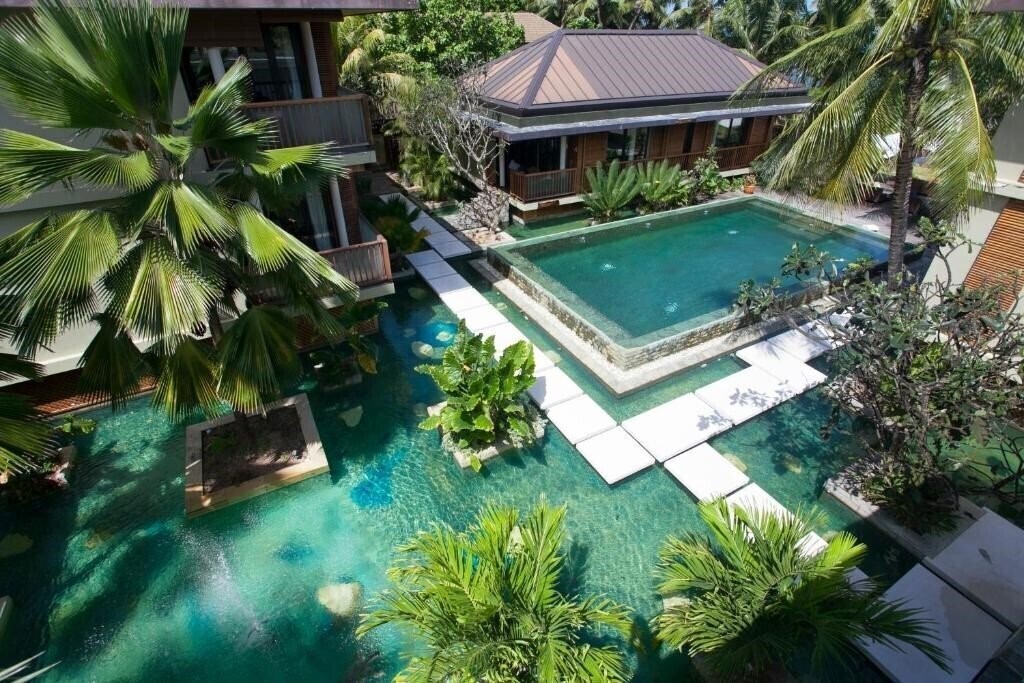 Отель Dhevatara Beach 5*