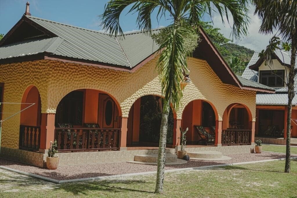 Картинка Anse Kerlan Beach Chalet 3*