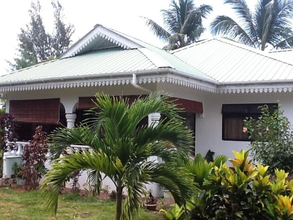 Готель Coco Bay Villa 1*