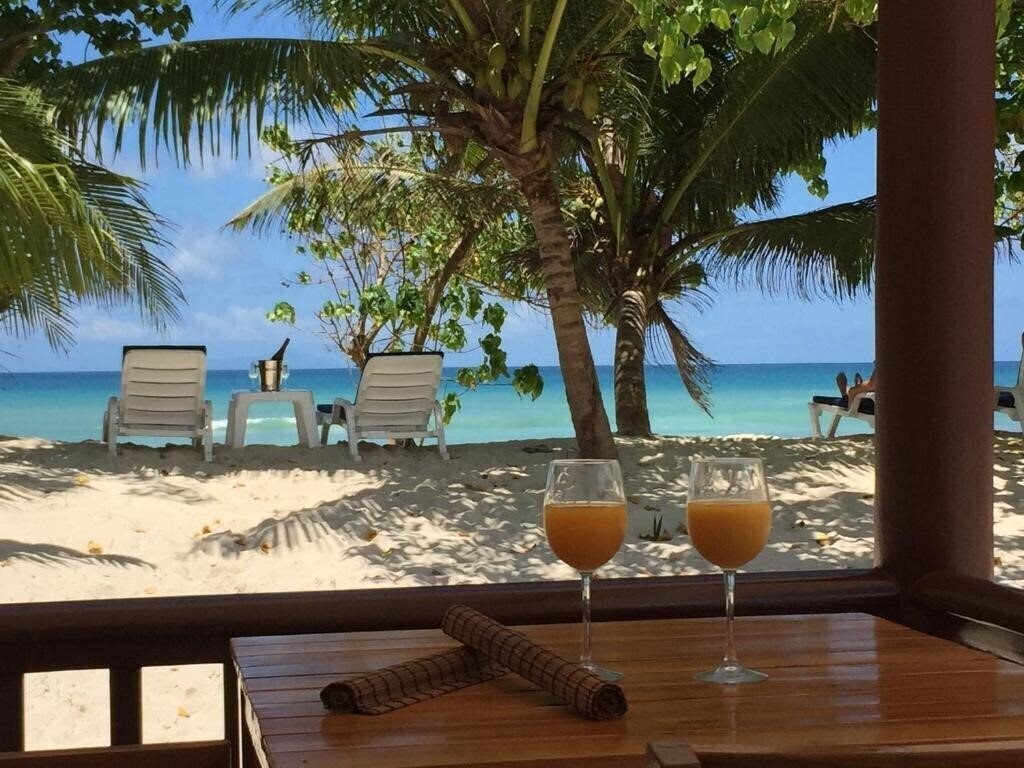Отель Villa Belle Plage 3*