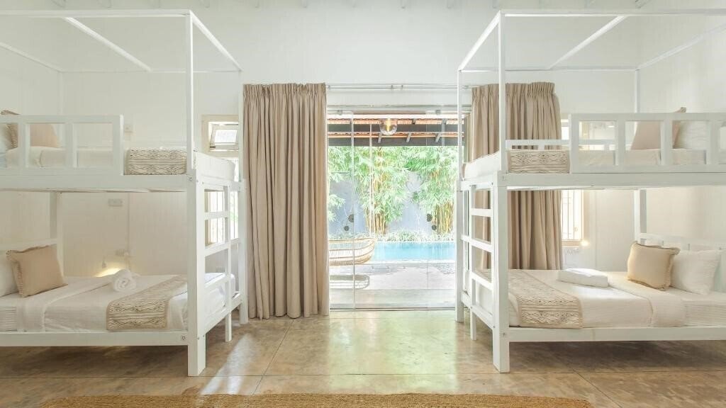 Изображение W15 Escape 4*