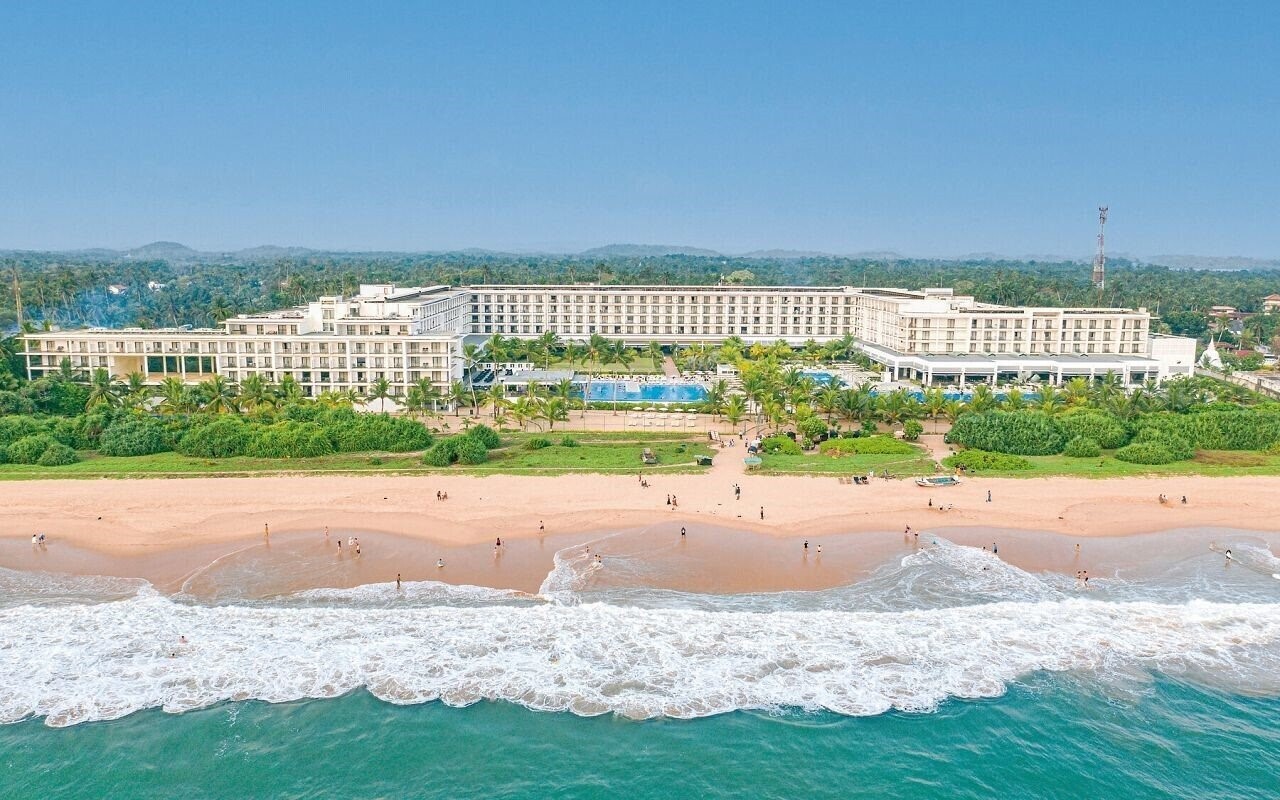 Отель Riu Ahungalla 5*