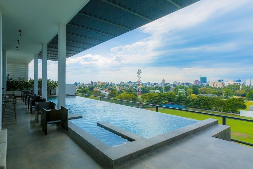 Готель Me Colombo 4*