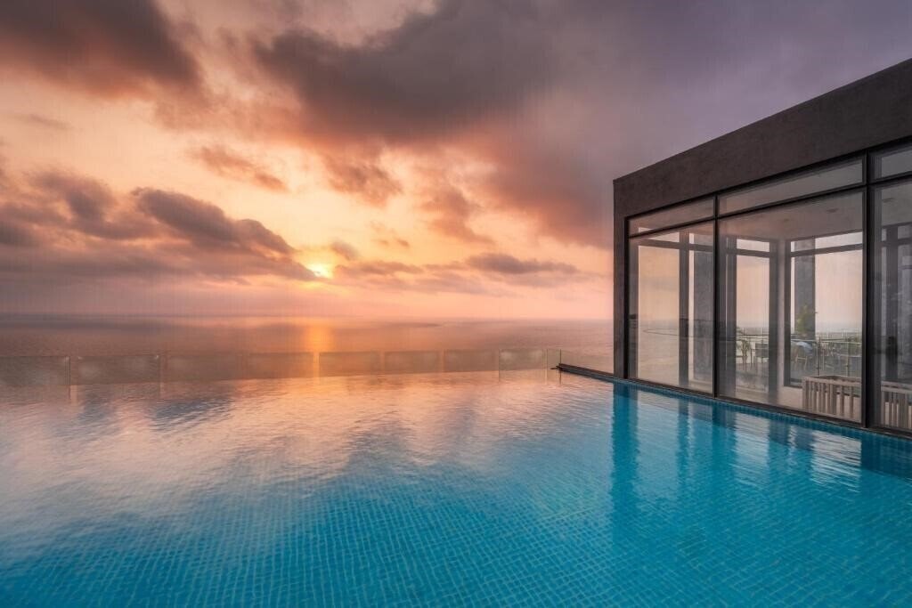 Готель Movenpick Hotel Colombo 5*