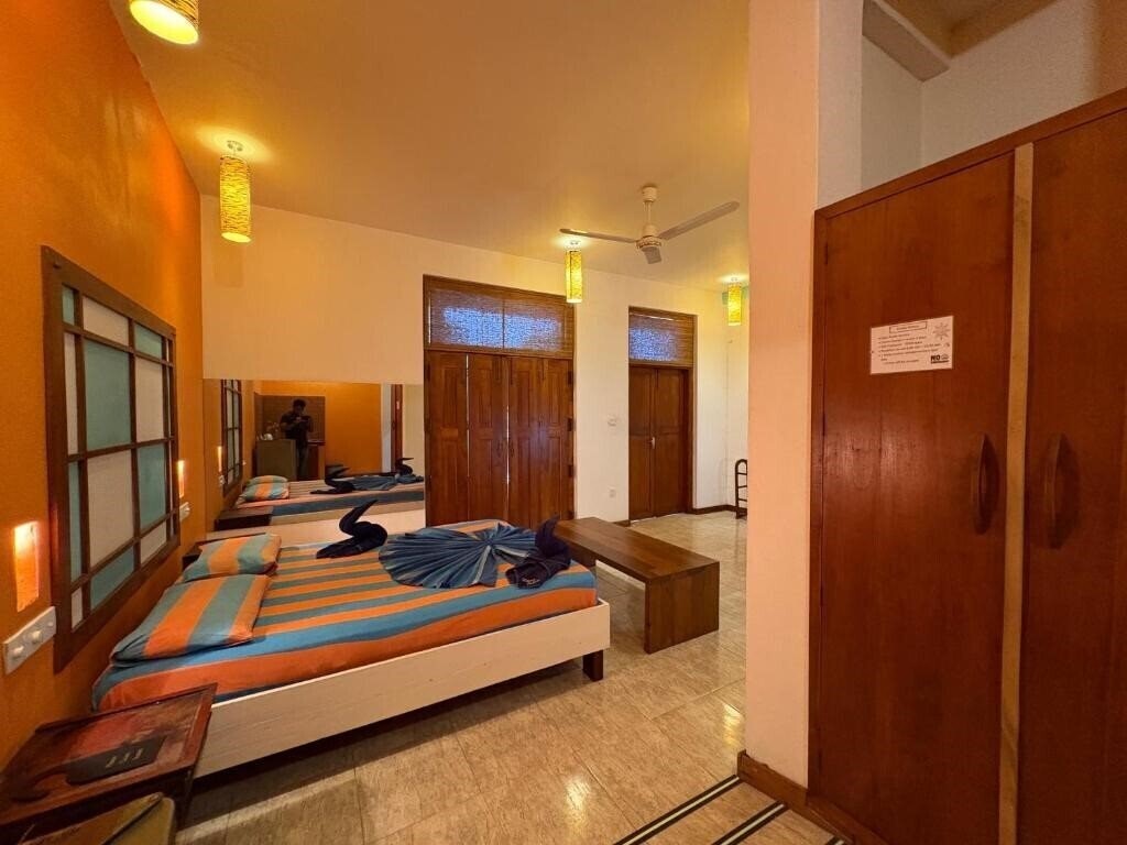 Фото Gomez Place 3*