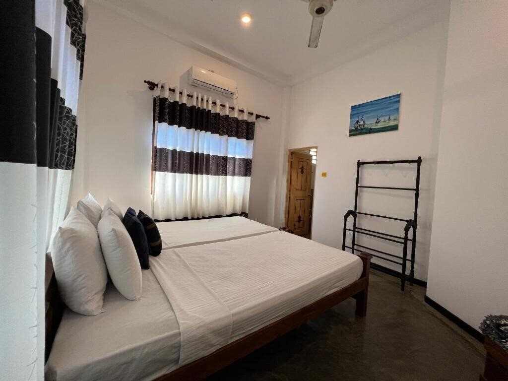Фотографія Lahiru Villa 1*