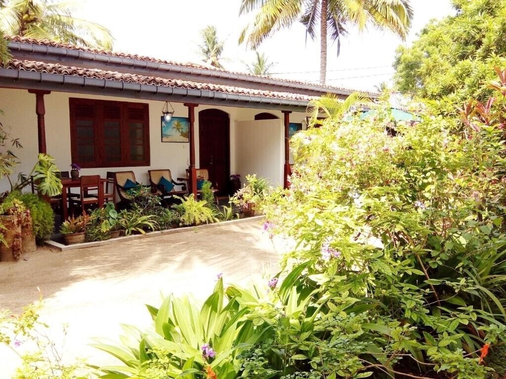 Фотографія Walauwa Villa Ahungalla 1*