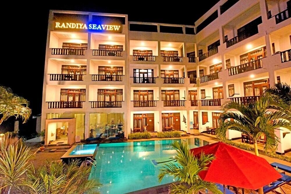 Отель Randiya Hotels 3*