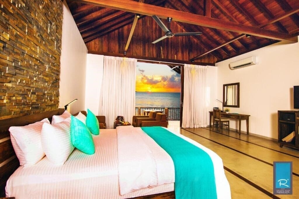 Фото R Degrees Hotel 4*