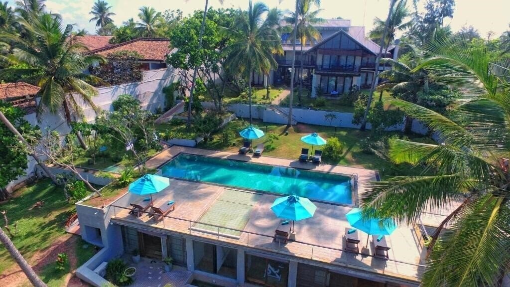 Фотография R Degrees Hotel 4*