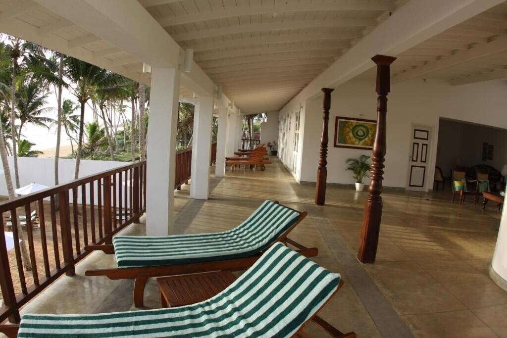 Готель The Beach Hotel Oasis Bridge 3*