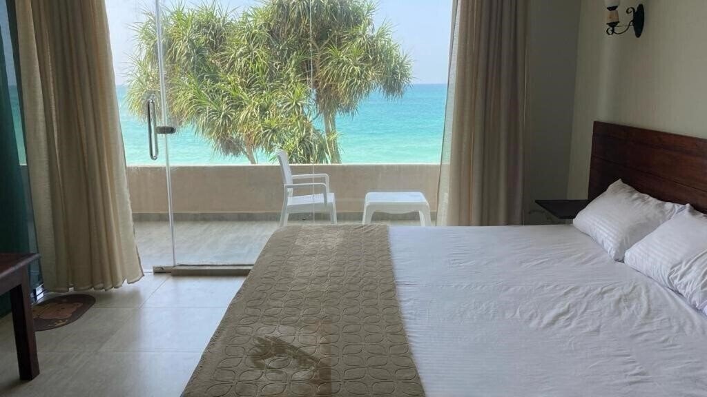 Готель Blue Wave Beach Villa 2*