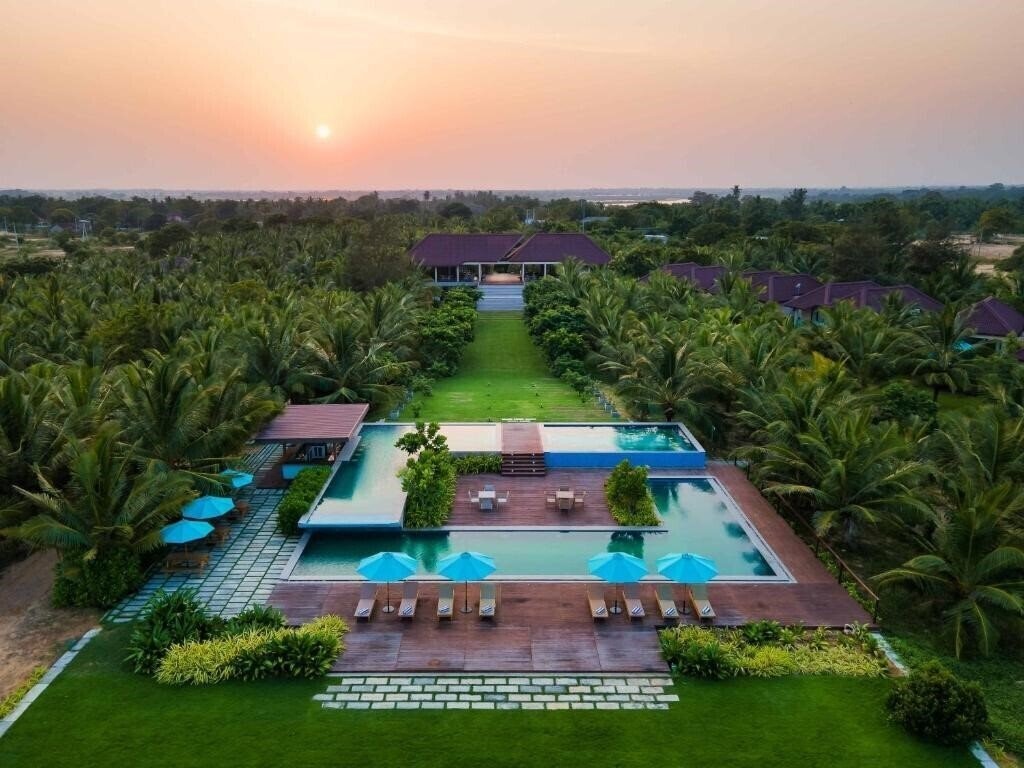 Готель Aprota Villas Arugambay 5*