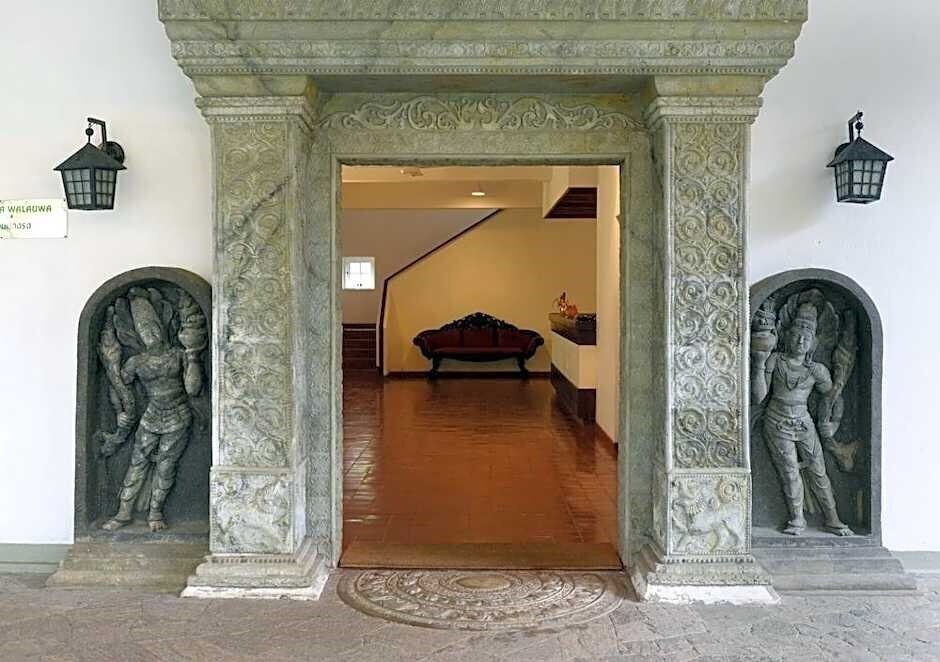 Зображення Warahena Beach Hotel 3*