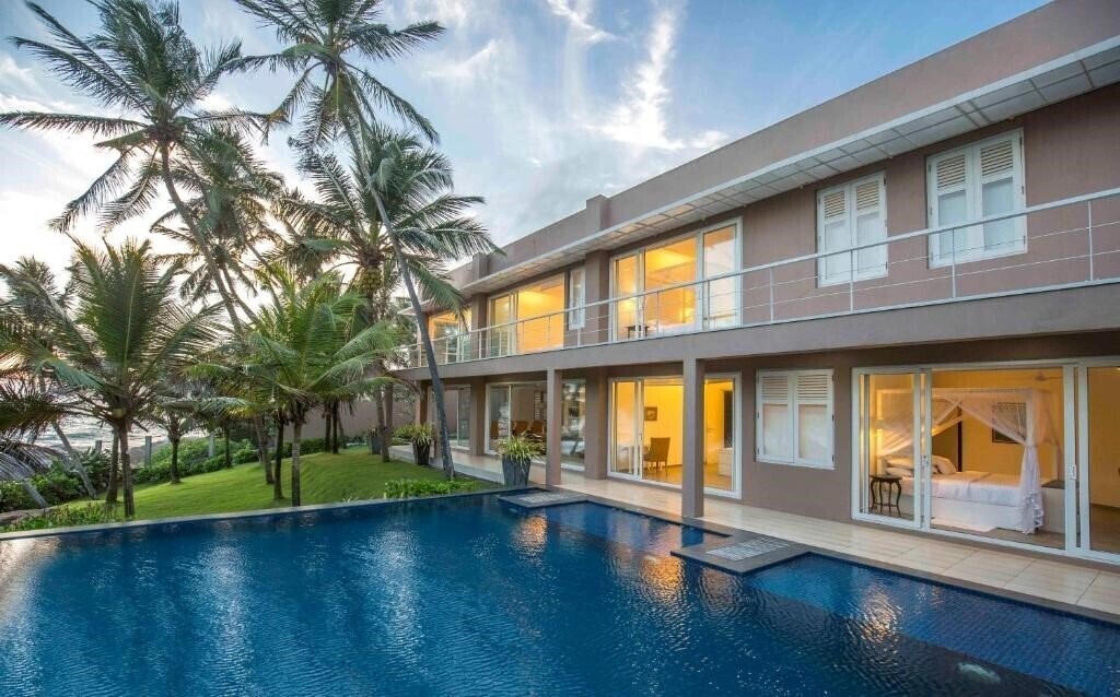 Зображення The Sandals By Edwards Collection 5*