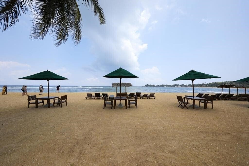 Готель Joes Unawatuna 3*