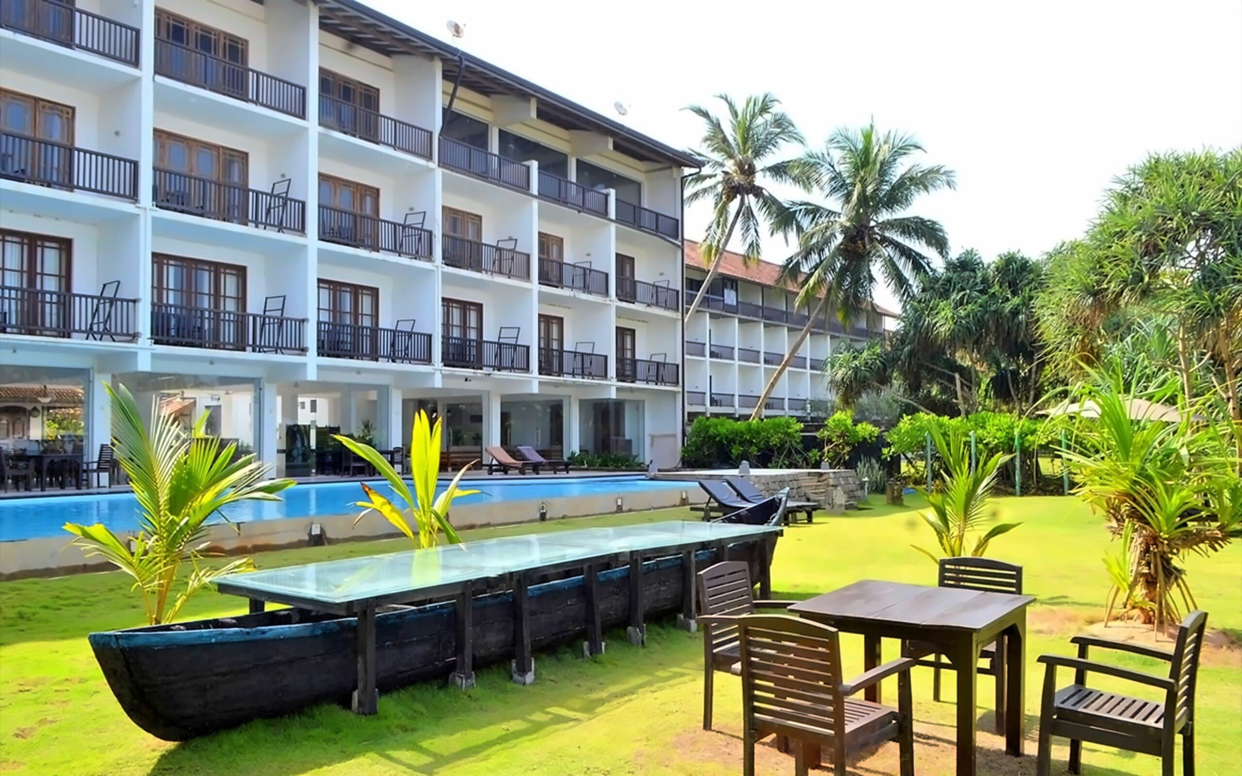 Готель Serendib Beach Hotel 3*