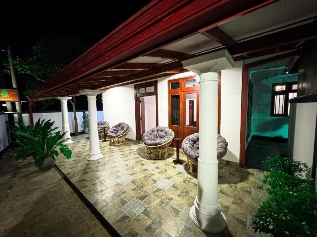 Готель Lira - Unawatuna 2*