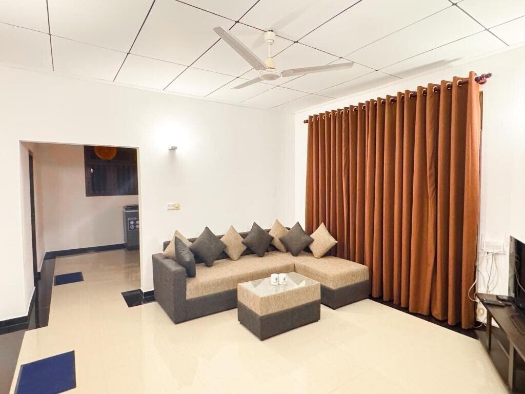 Зображення Lira - Unawatuna 2*