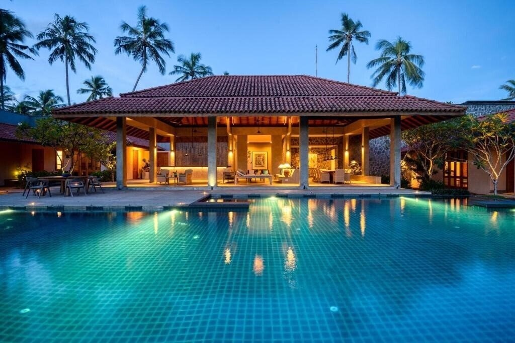 Готель Kirana by The One Group of Hotels 3*