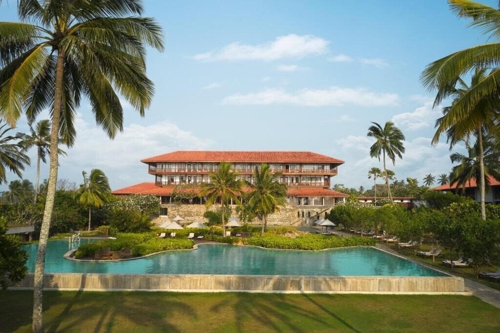 Отель Cinnamon Bentota Beach 4*