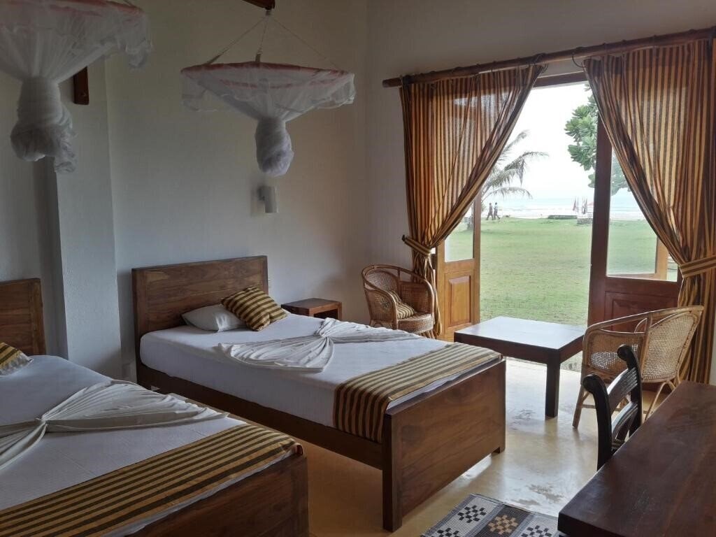 Фотография Muthumuni Beach Resort. 3*