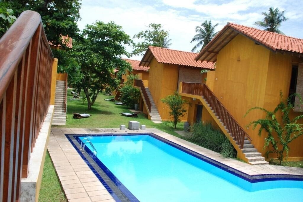 Фото Muthumuni Beach Resort. 3*