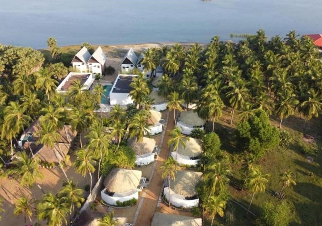 Готель Blue Lagoon Resort Kalpitiya 4*