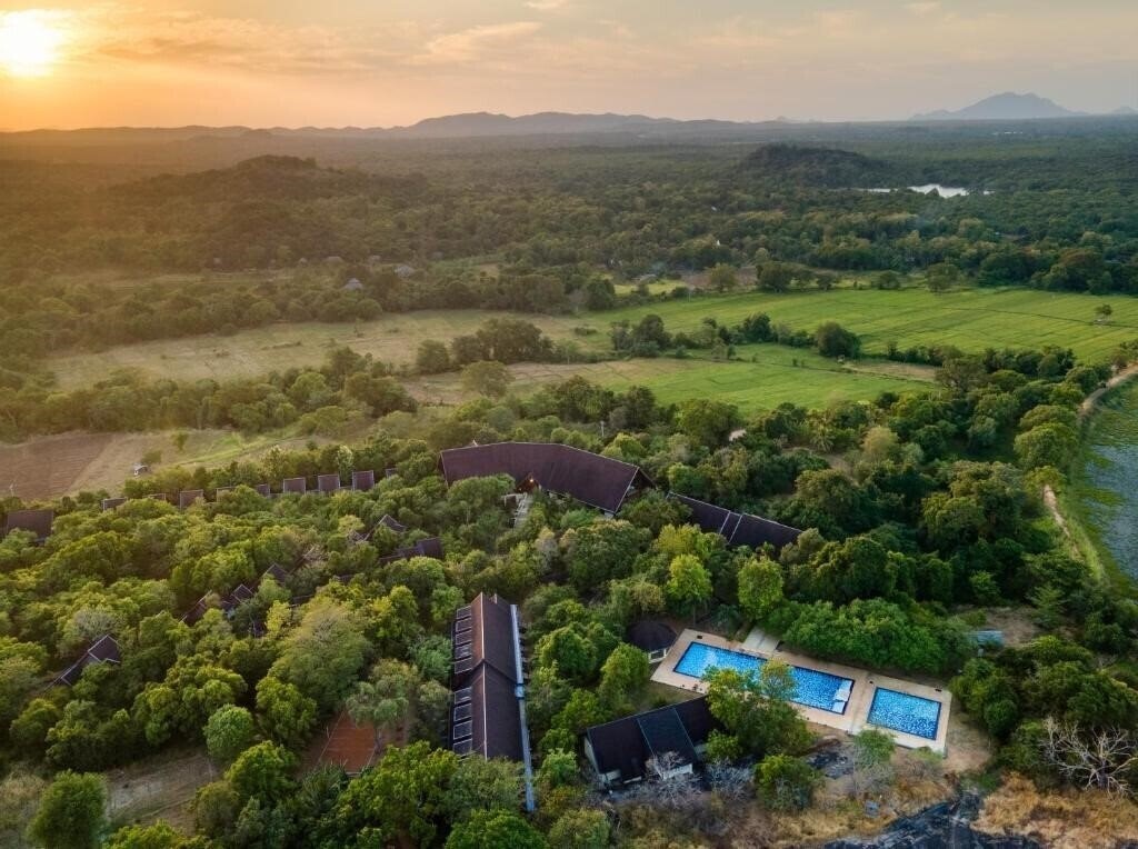 Отель The Paradise Dambulla 5*
