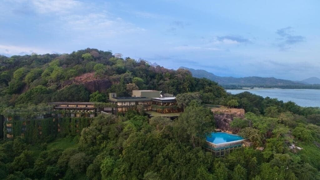 Отель Heritance Kandalama 5*