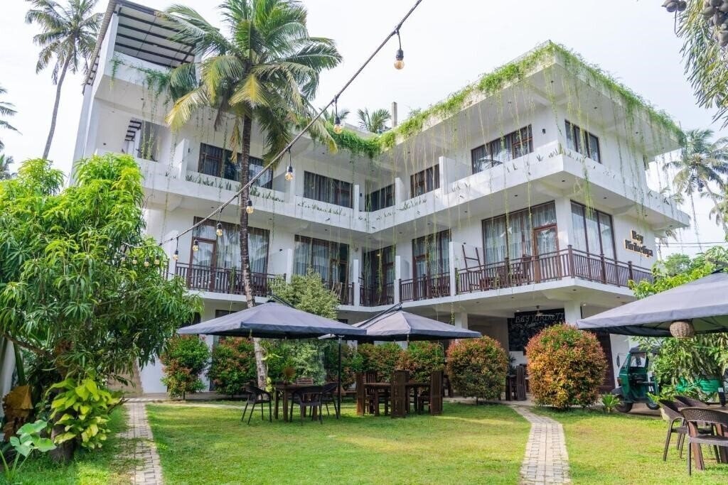 Отель Bay Hiriketiya Hotel 2*