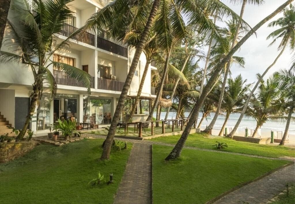 Фото Dickwella Beach Hotel 2*