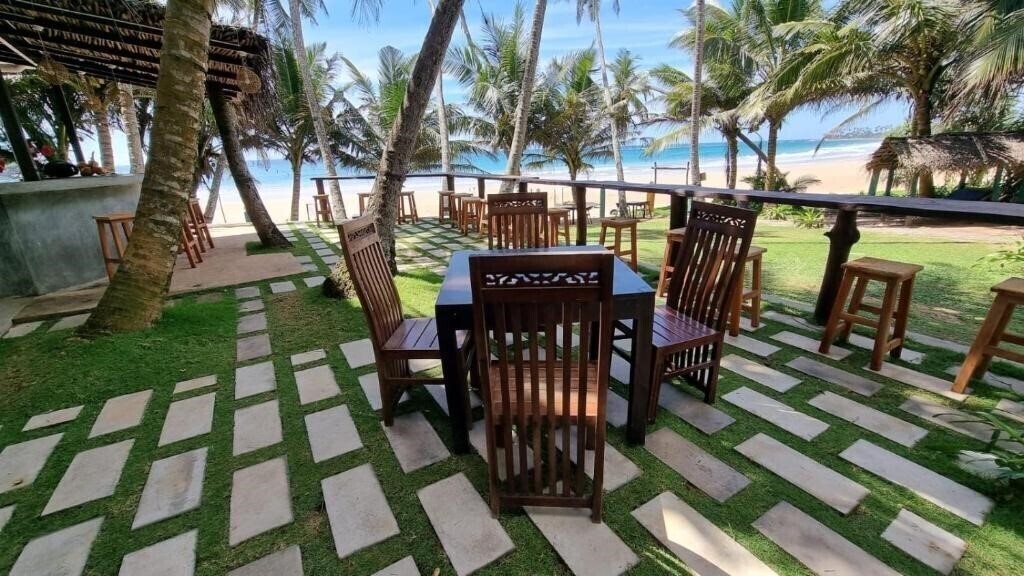 Фотография Dickwella Beach Hotel 2*