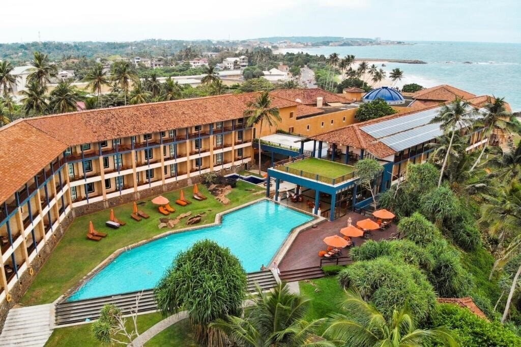 Готель Light House Hotel 5*