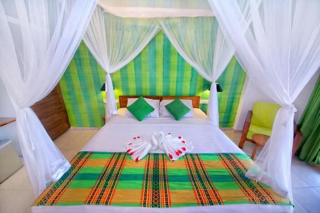 Фотографія Rock Side Beach Resort 3*