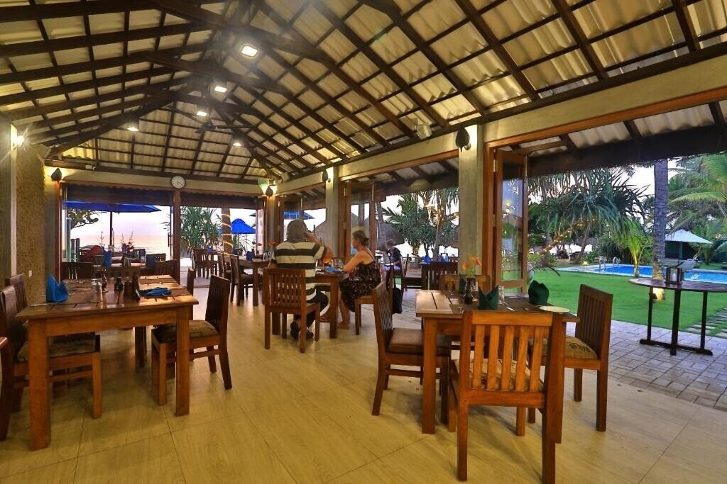 Зображення Sea Rock Villa 3*