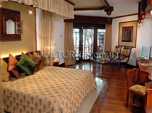 Отель Royal Beach Resort 3*