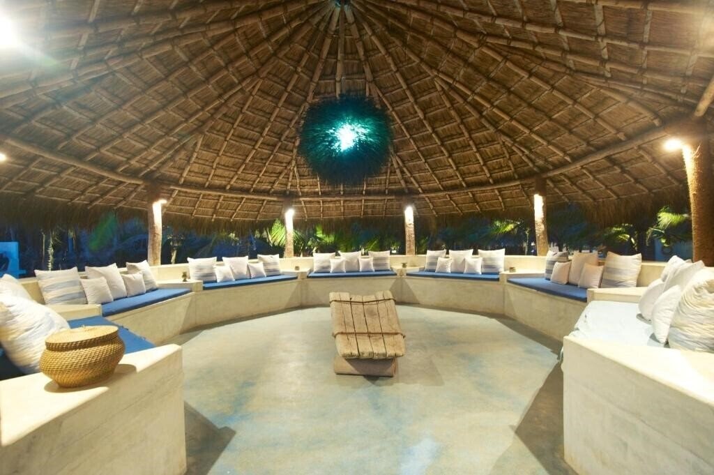 Фотографія Dolphin Beach 4*