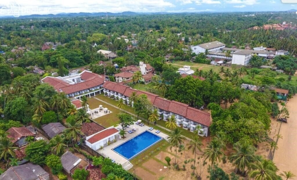 Отель Hibiscus Beach Hotel 3*