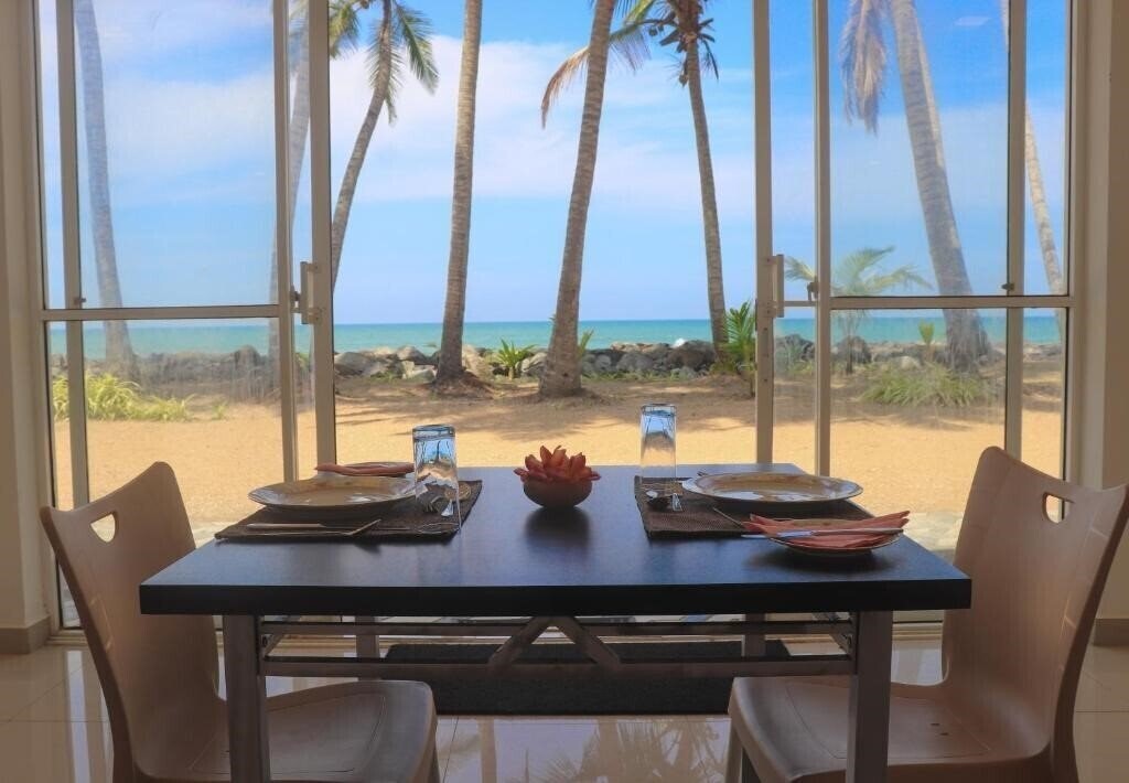 Фото Oreo Beach Hotel 3*