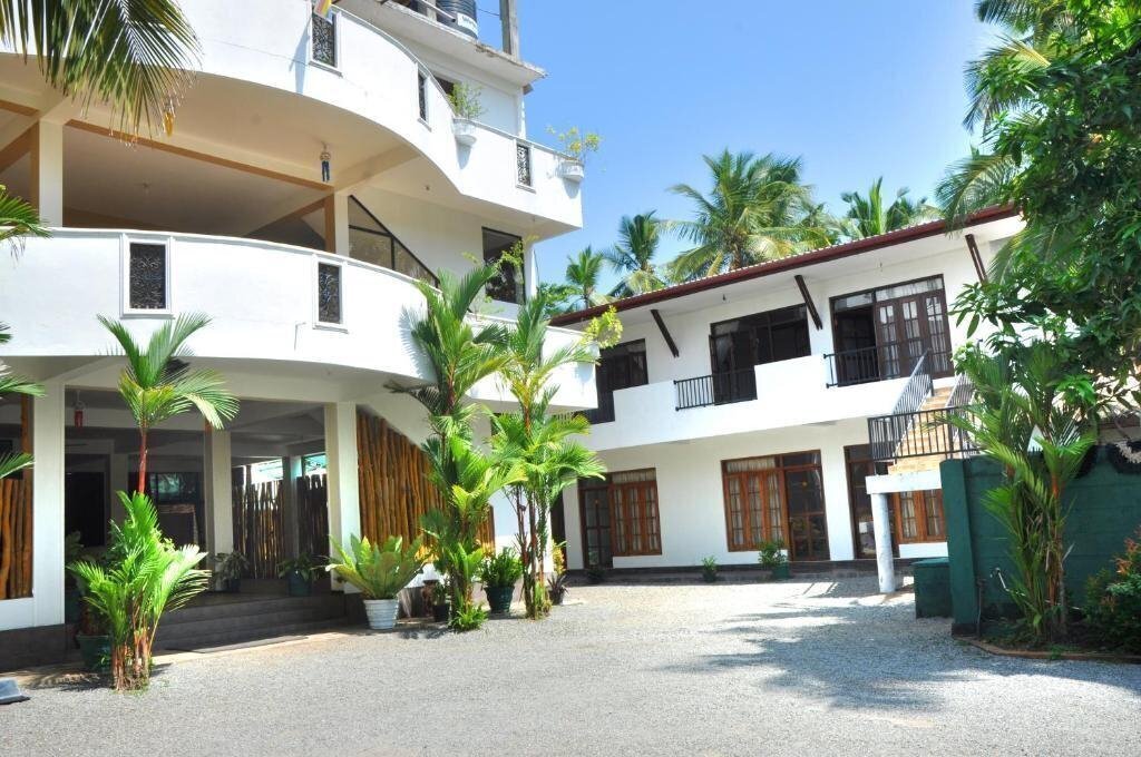 Готель Green Shadows Beach Hotel 2*