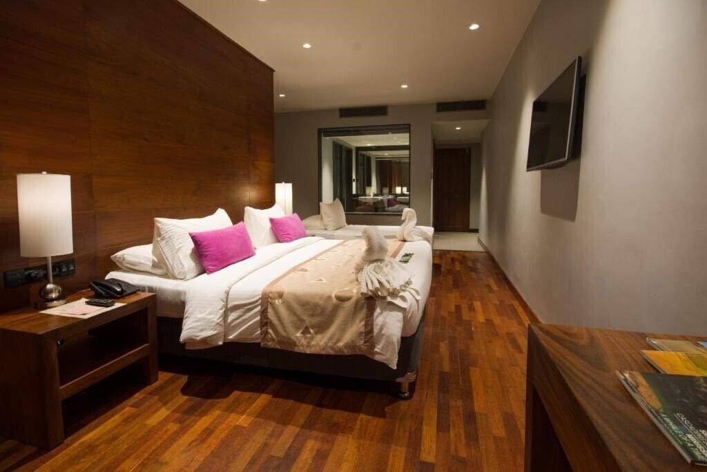 Готель Swiss Residence 4*