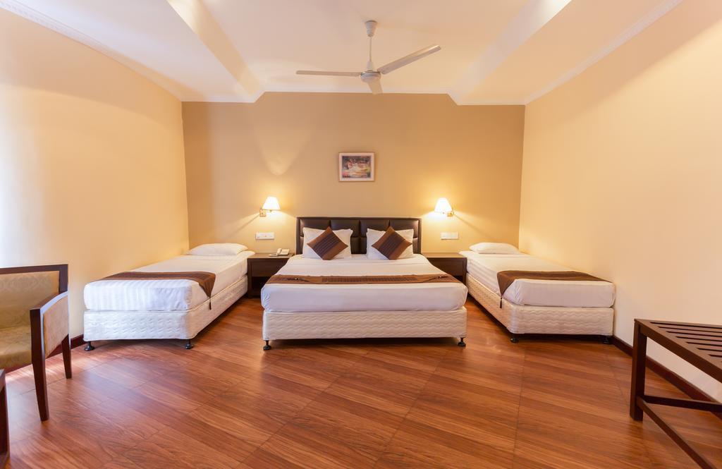 Фотографія Devon Hotel 3*