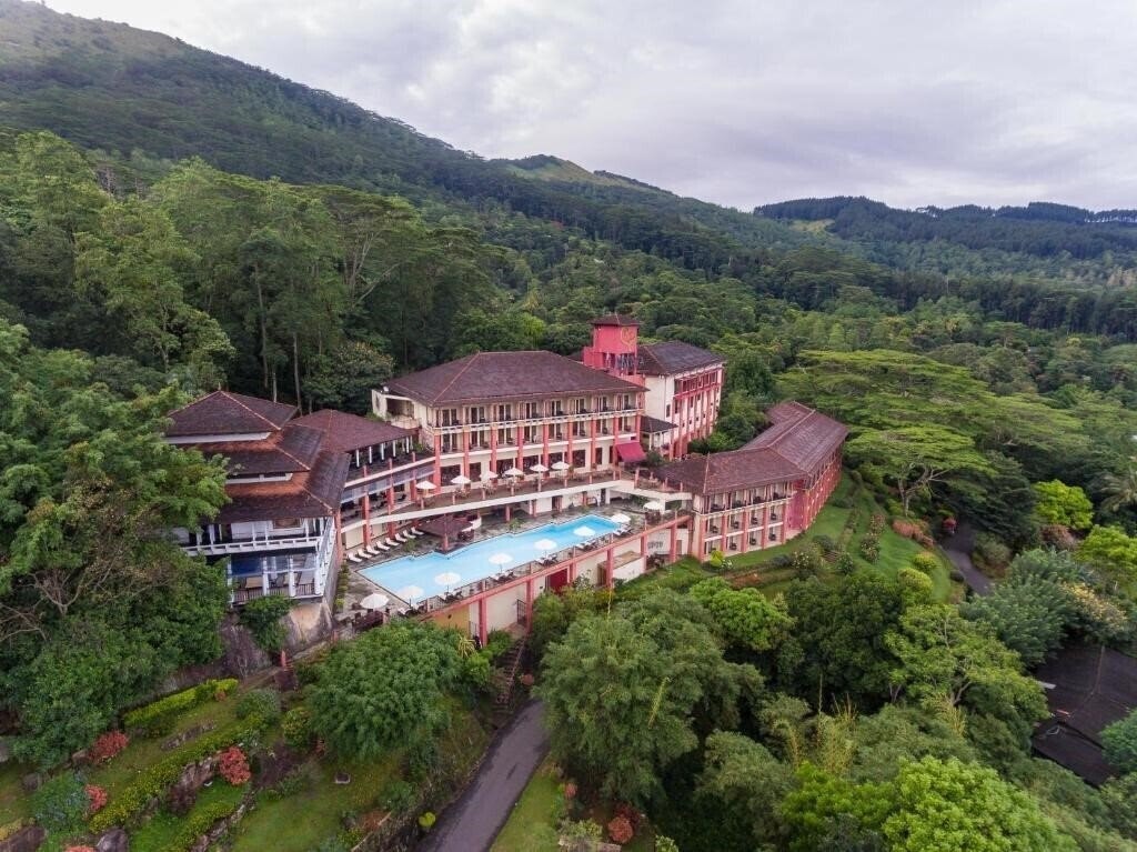 Отель Amaya Hills 4*