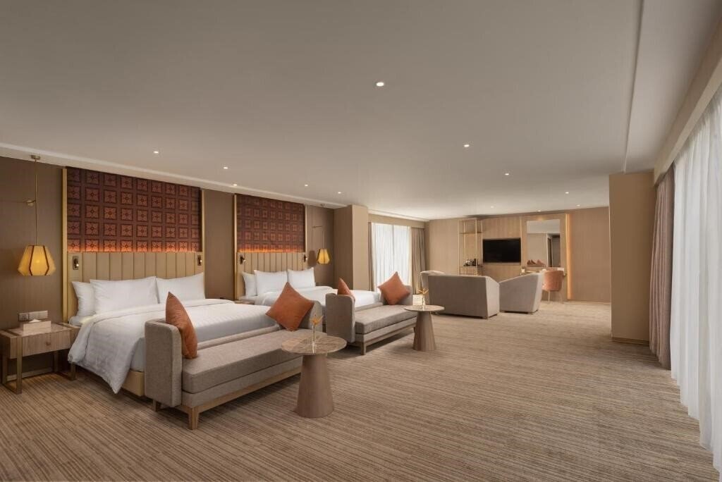 Зображення The Golden Crown Hotel 5*