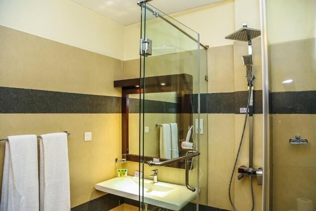 Фотографія Oak Ray City Hotel 3*