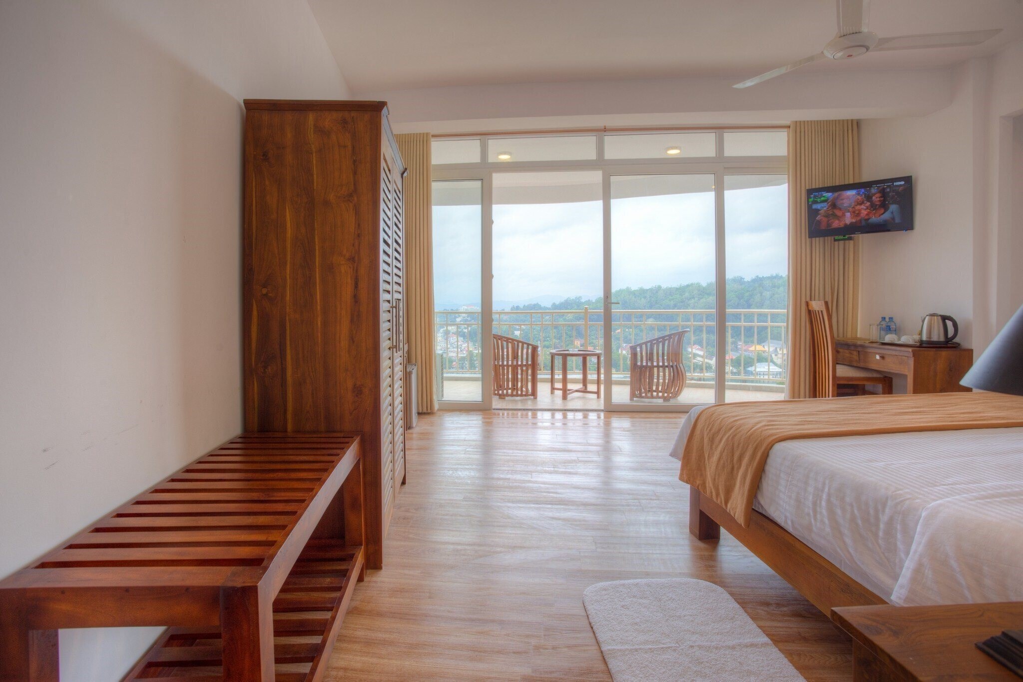 Картинка Sandriana Lake View 3*