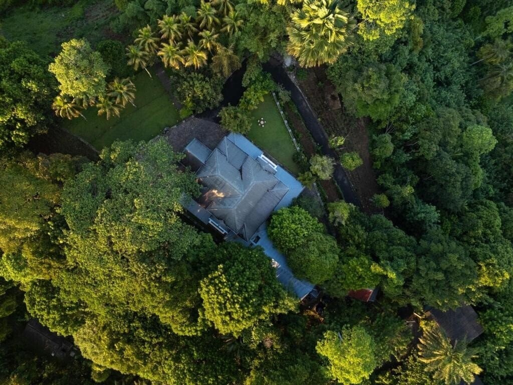 Фотографія Mount Frenion Manor by Seven Angels Kandy 4*
