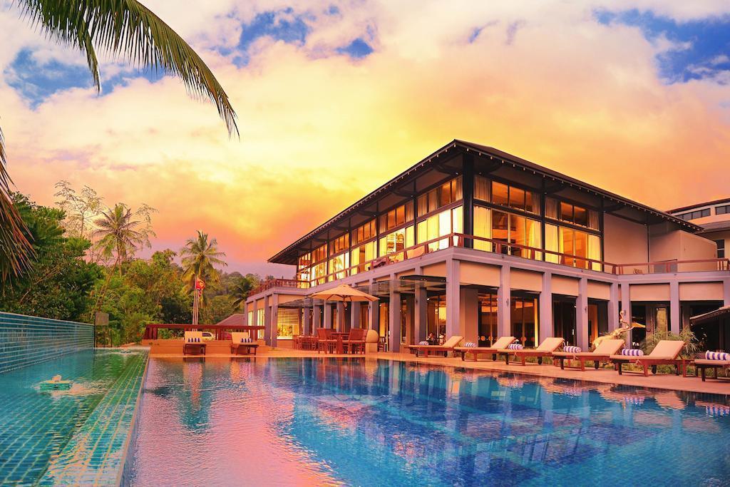 Готель Earls Regency 4*